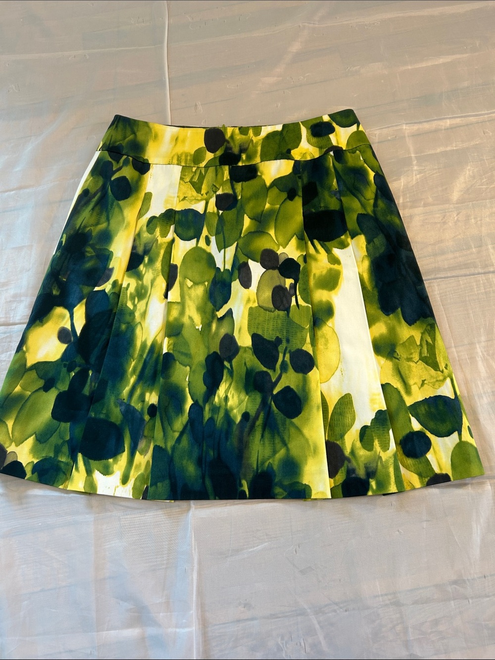 Jones New York Green and White Floral Pleated Skirt